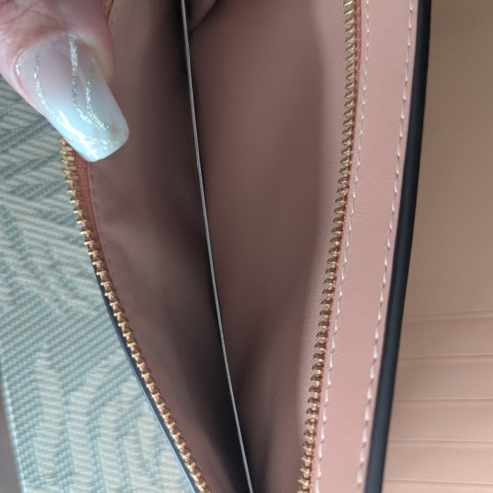 Essential Slim Wallet - Picture 14 of 16